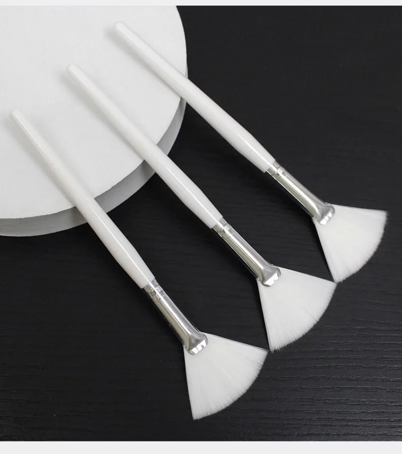 10/20/50pcs Fan Shape Foundation Makeup Brushes Multifunctional Facial Mask Brush Essential Oil Women Beauty Makeup Tools Brush