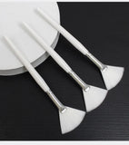 10/20/50pcs Fan Shape Foundation Makeup Brushes Multifunctional Facial Mask Brush Essential Oil Women Beauty Makeup Tools Brush