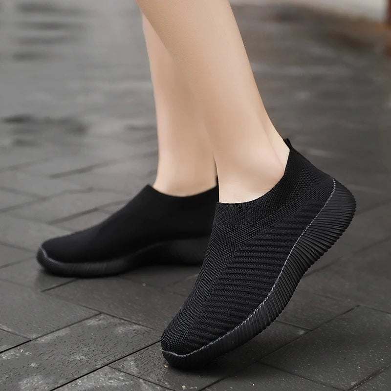 New Pink Sneakers For Women Casual Shoes Comfortable Vulcanized Shoes Breathable Ladies Slip On Flats Shoes Loafers Plus Size 42