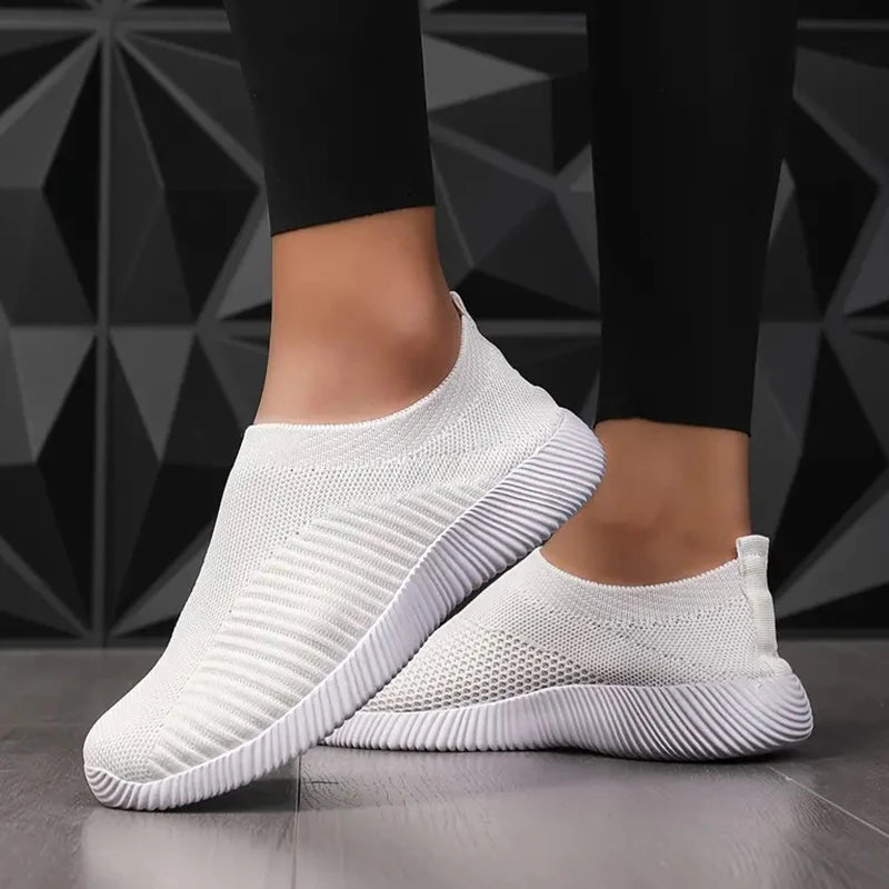 New Pink Sneakers For Women Casual Shoes Comfortable Vulcanized Shoes Breathable Ladies Slip On Flats Shoes Loafers Plus Size 42